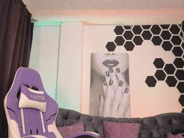 VioletJhonson webcam