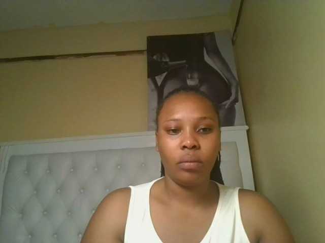 Queenlily25 from BongaCams is Freechat