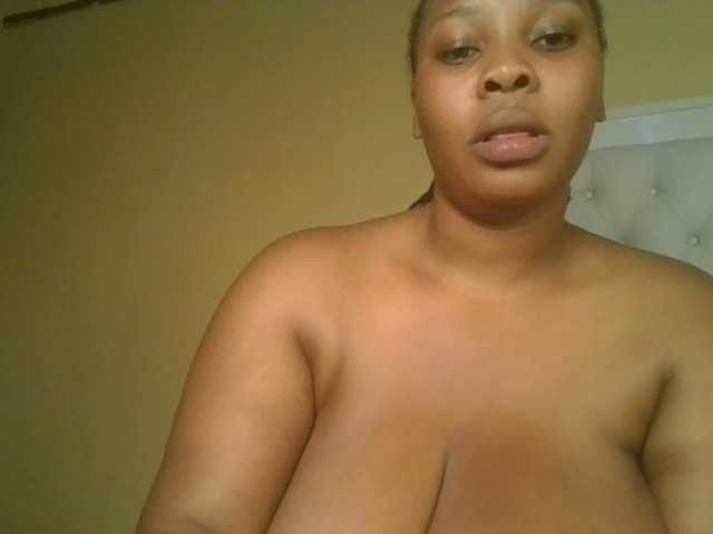  Queenlily25 chat room