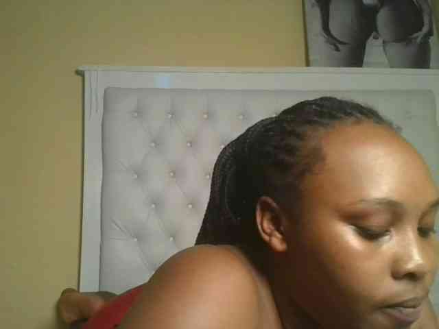 Queenlily25 webcam