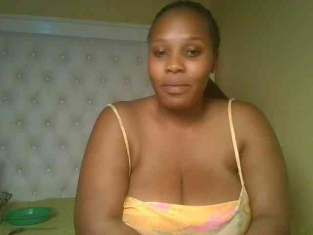Queenlily25 webcam