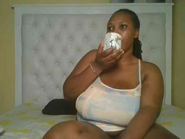 Queenlily25 webcam