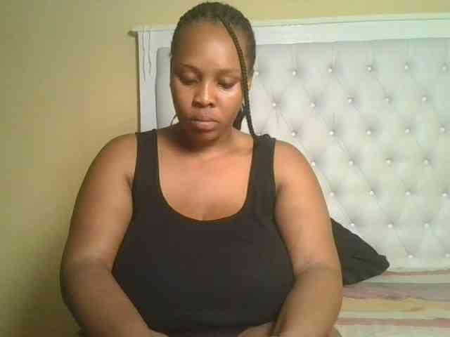 Queenlily25 webcam