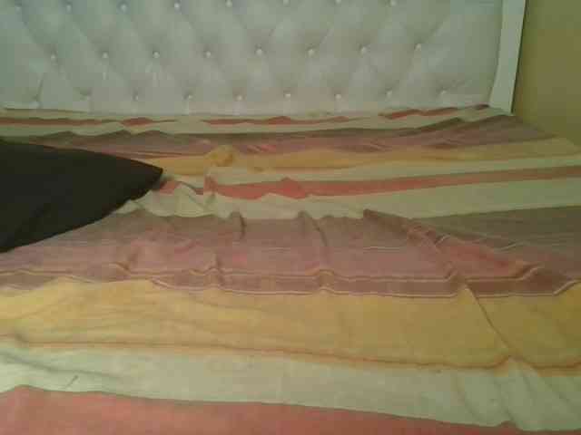 Queenlily25 webcam