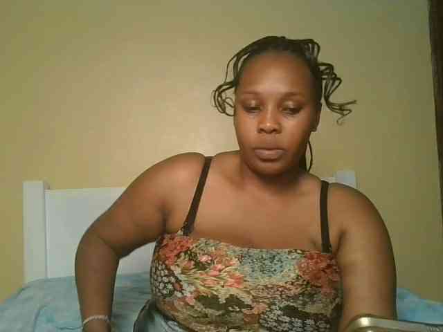 Queenlily25 webcam