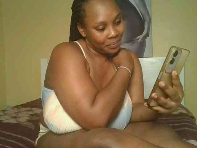 Queenlily25 webcam