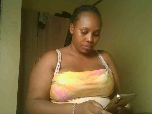 Queenlily25 webcam