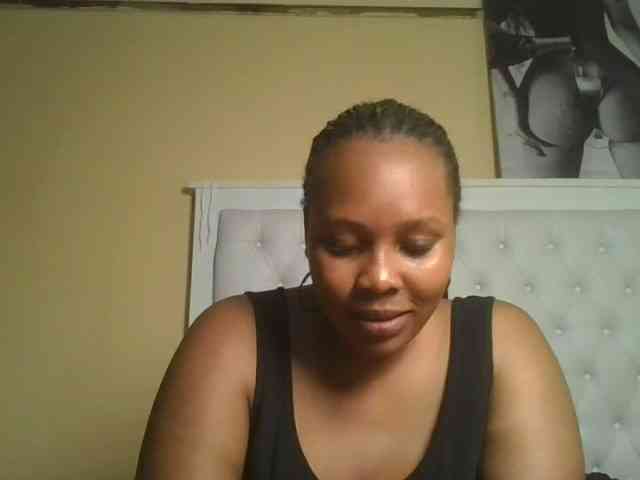 Queenlily25 webcam