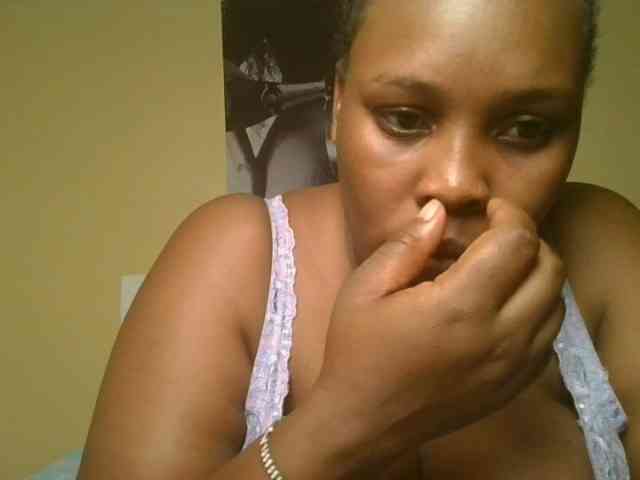 Queenlily25 webcam