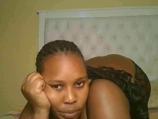 Queenlily25 webcam