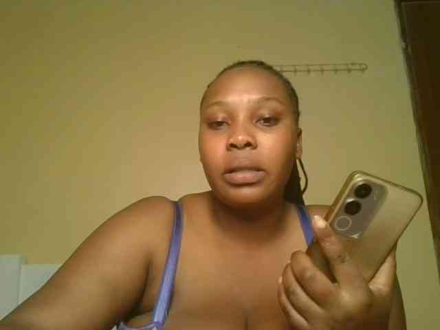Queenlily25