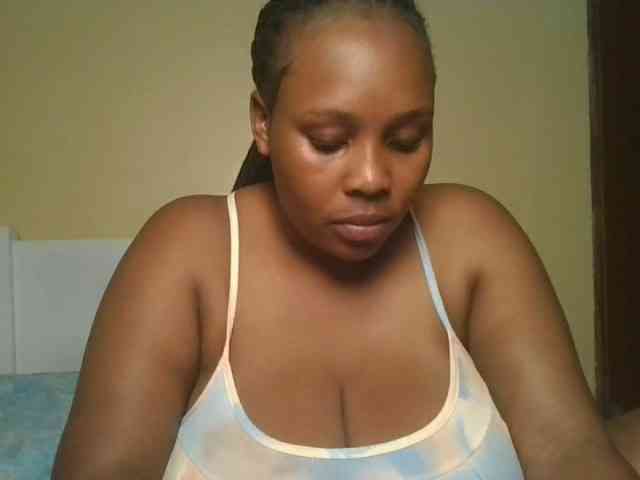 Queenlily25 webcam