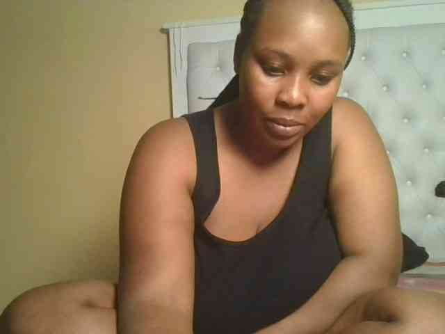 Queenlily25 webcam