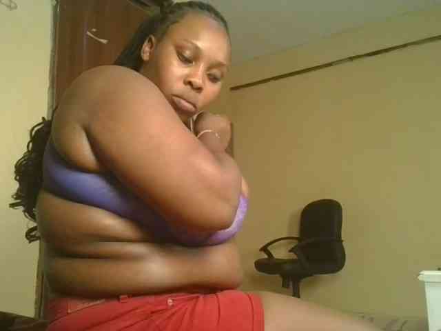 Queenlily25 webcam