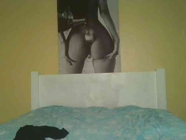 Queenlily25 webcam