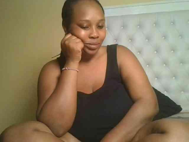 Queenlily25 webcam