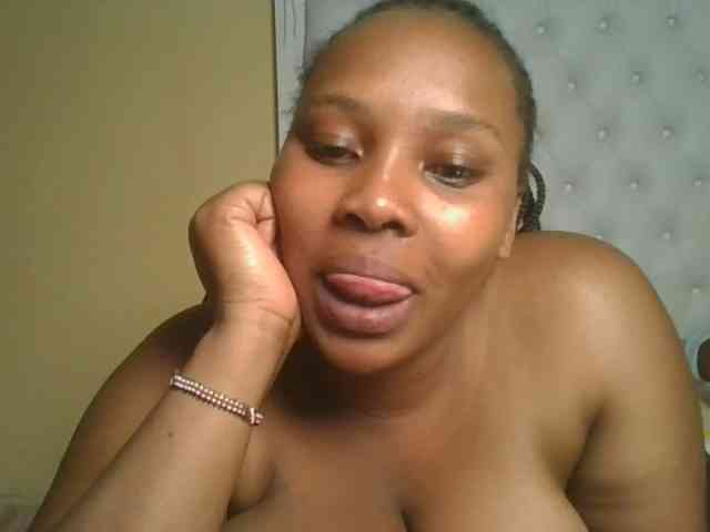 Queenlily25 webcam