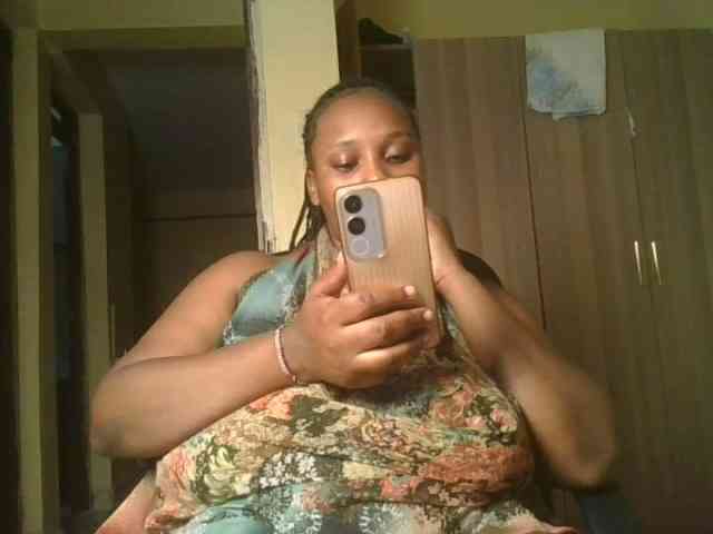 Queenlily25 webcam