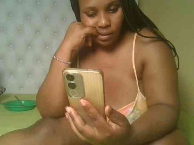 Queenlily25 webcam