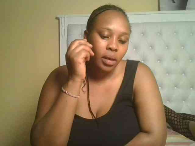 Queenlily25 webcam