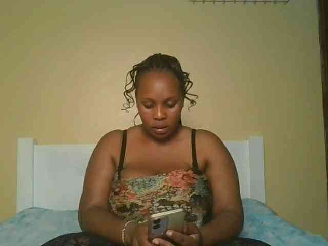 Queenlily25 webcam