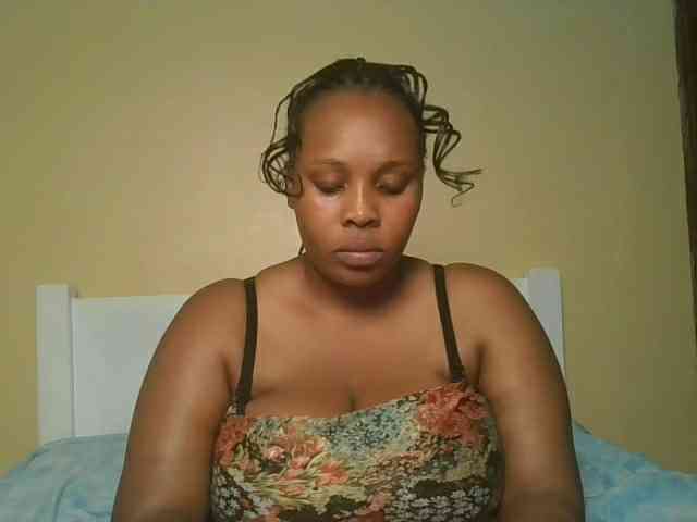 Queenlily25 webcam