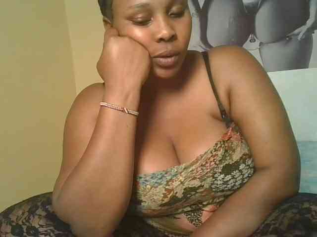 Queenlily25 webcam