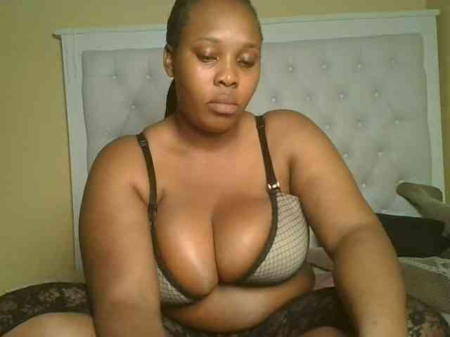 Queenlily25 webcam