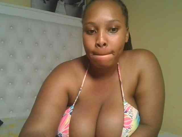 Queenlily25 webcam