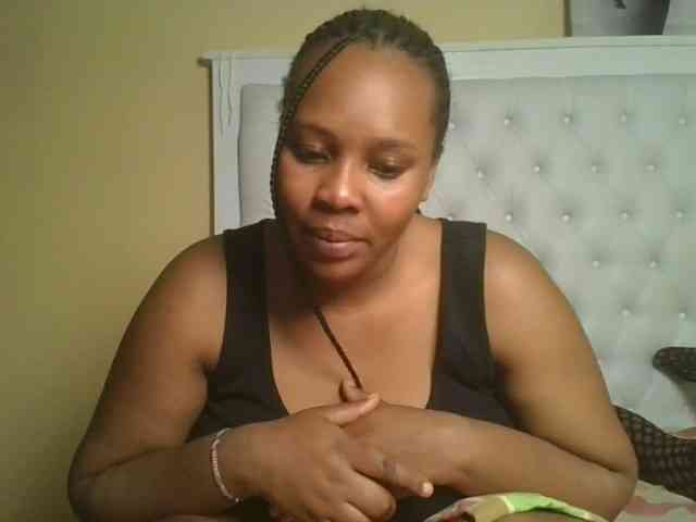 Queenlily25 webcam