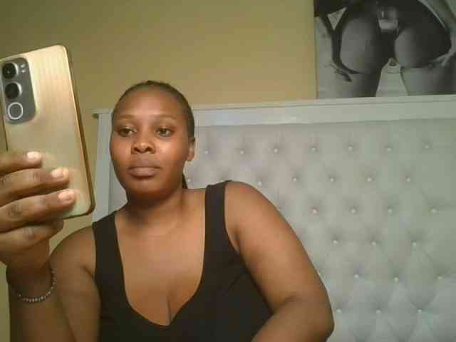 Queenlily25 webcam