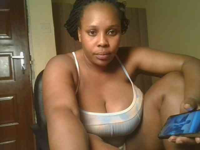 Queenlily25 webcam