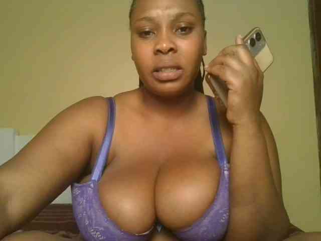 Queenlily25 webcam