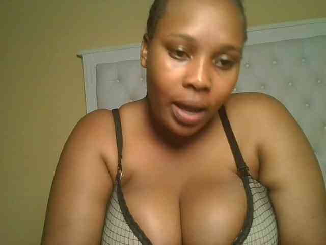 Queenlily25 webcam