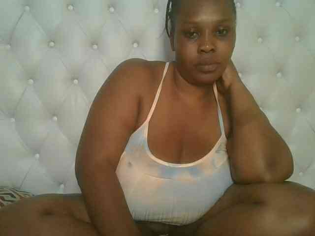 Queenlily25 Queenlily25