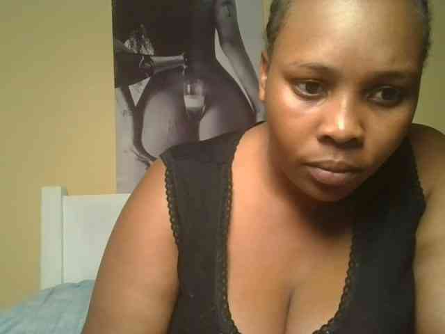 Queenlily25 webcam