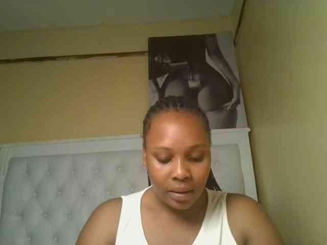 Queenlily25 webcam