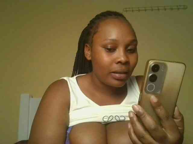 Queenlily25 webcam