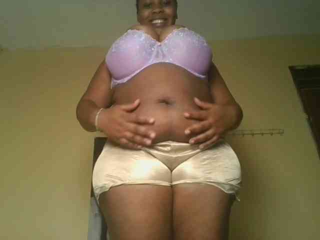 Queenlily25 webcam