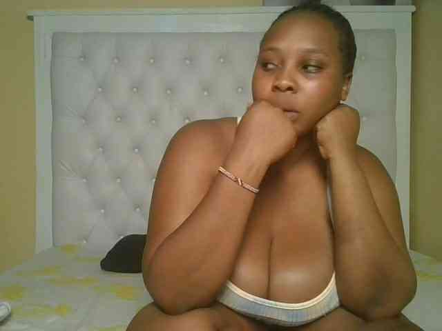 Queenlily25 webcam