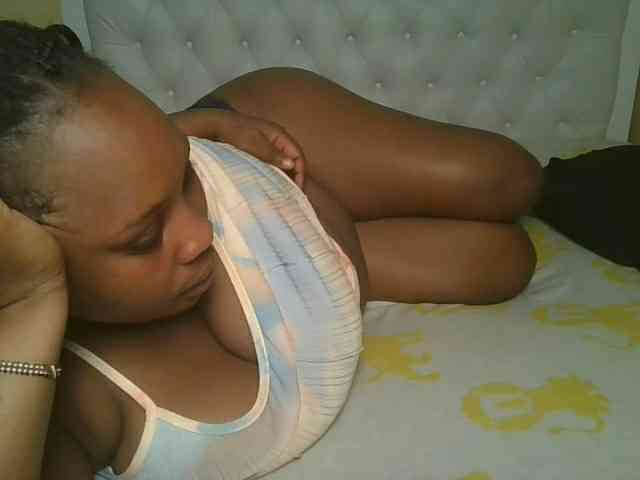 Queenlily25 webcam