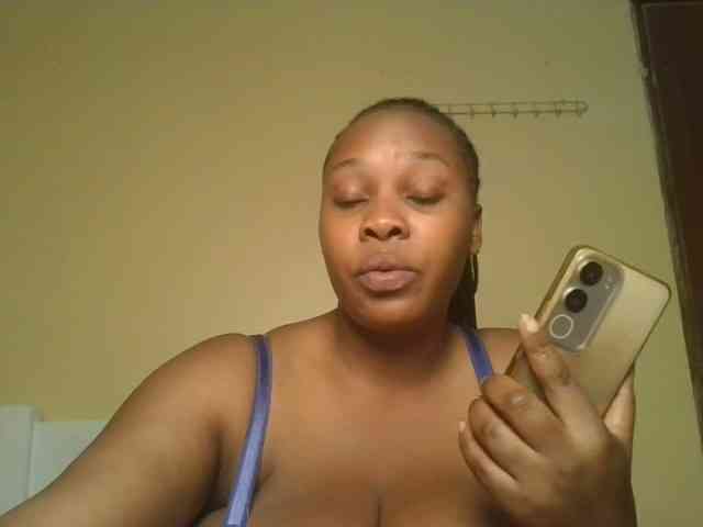 Queenlily25 webcam
