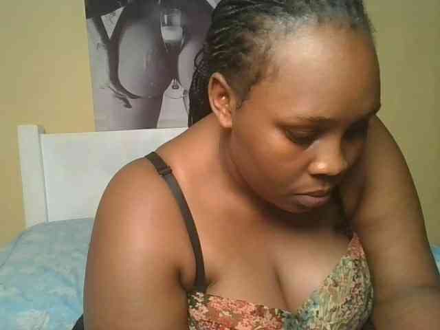Queenlily25 webcam