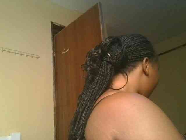 Queenlily25 webcam