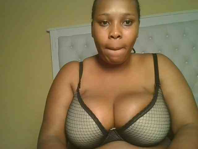 Queenlily25 webcam