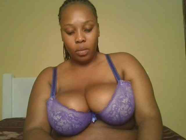 Queenlily25 webcam