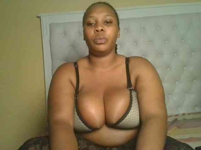 Queenlily25 webcam