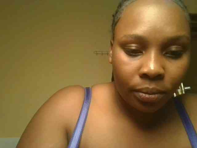 Queenlily25 webcam