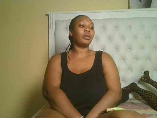 Queenlily25 webcam