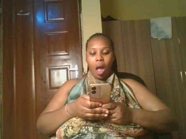 Queenlily25 webcam